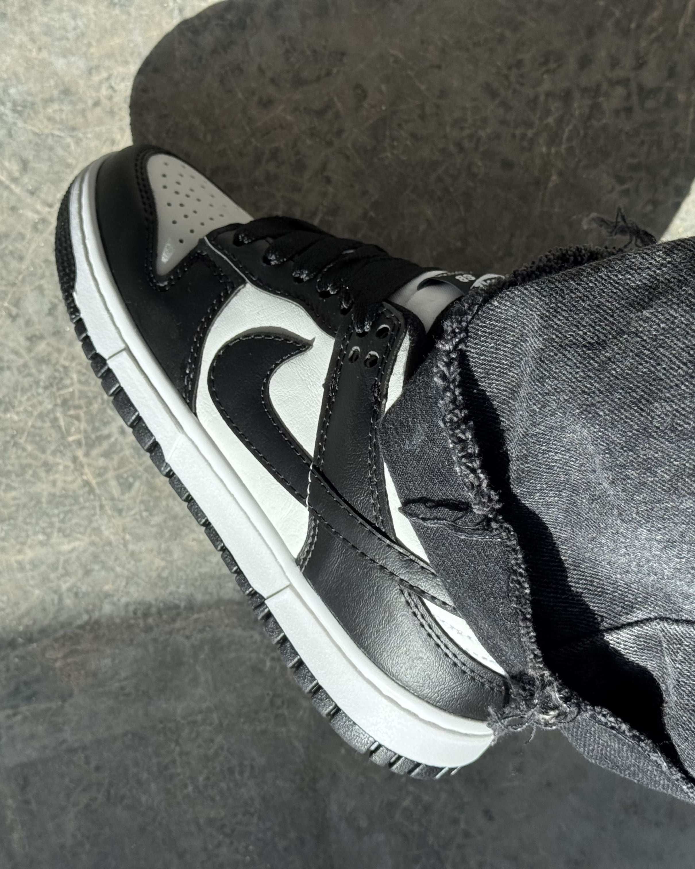 Tênis Dunk Preto e Branco Casual
