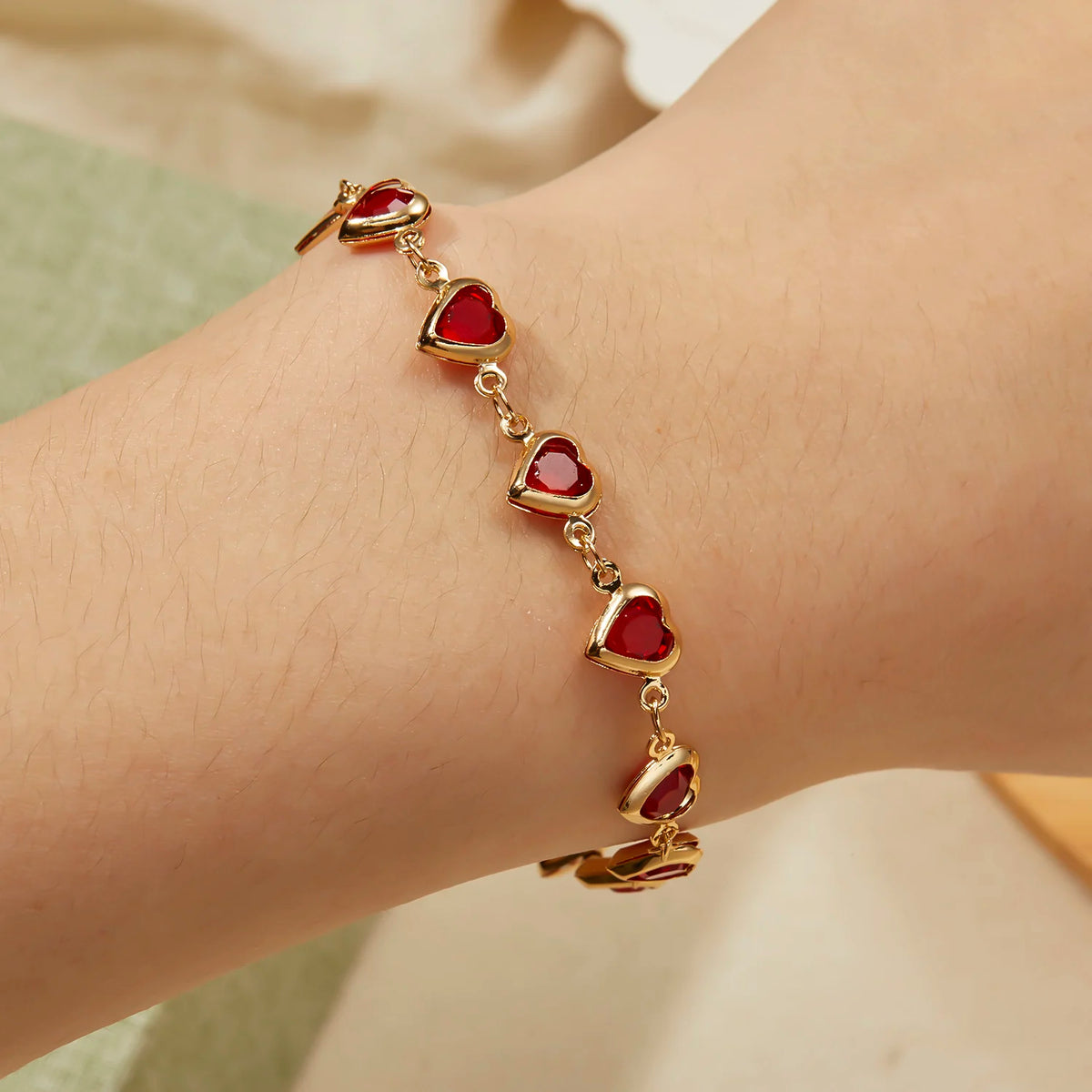 Bracelete Corações de Rubi
