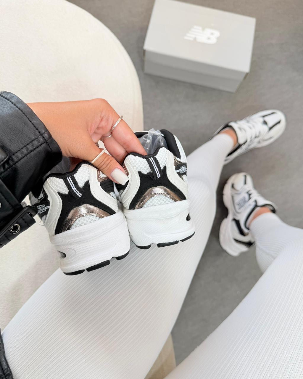 Tênis NB 530 Off White com Preto