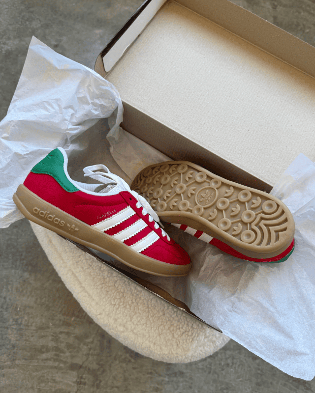 Tênis Gazelle Indoor Vermelho Feminino em Camurça Atoalhada