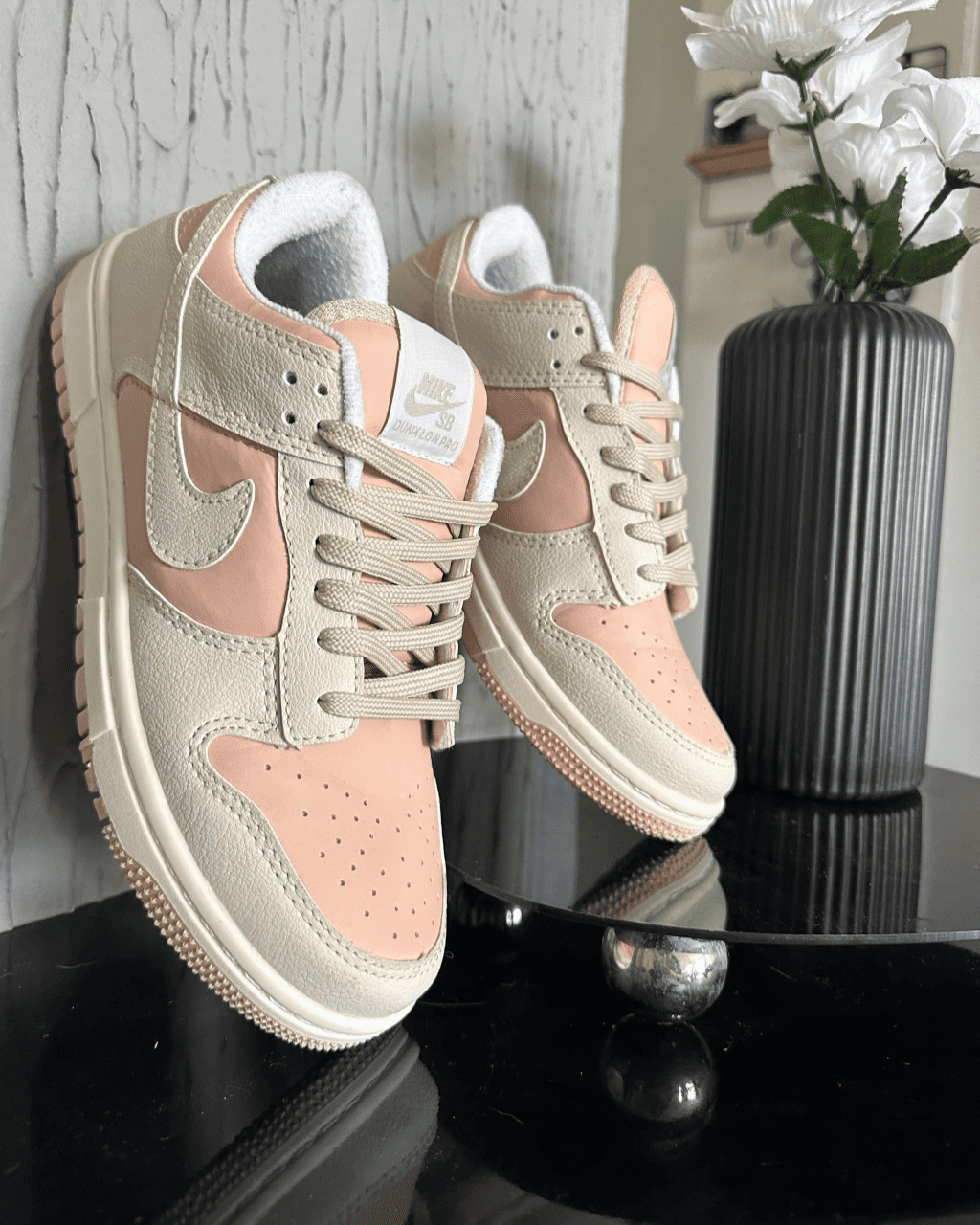 Tênis Dunk Off White e Rosa com Cardaços Extras