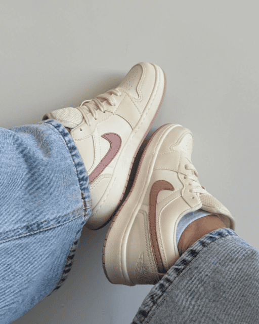 Tênis Jordan Low Off White Rosa Feminino com Cadarço Extra