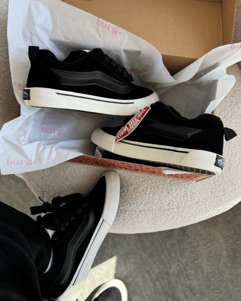 Tênis Vans Unissex com Cadarço Largo e Solado Waffle