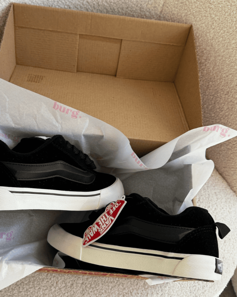 Tênis Vans Unissex com Cadarço Largo e Solado Waffle