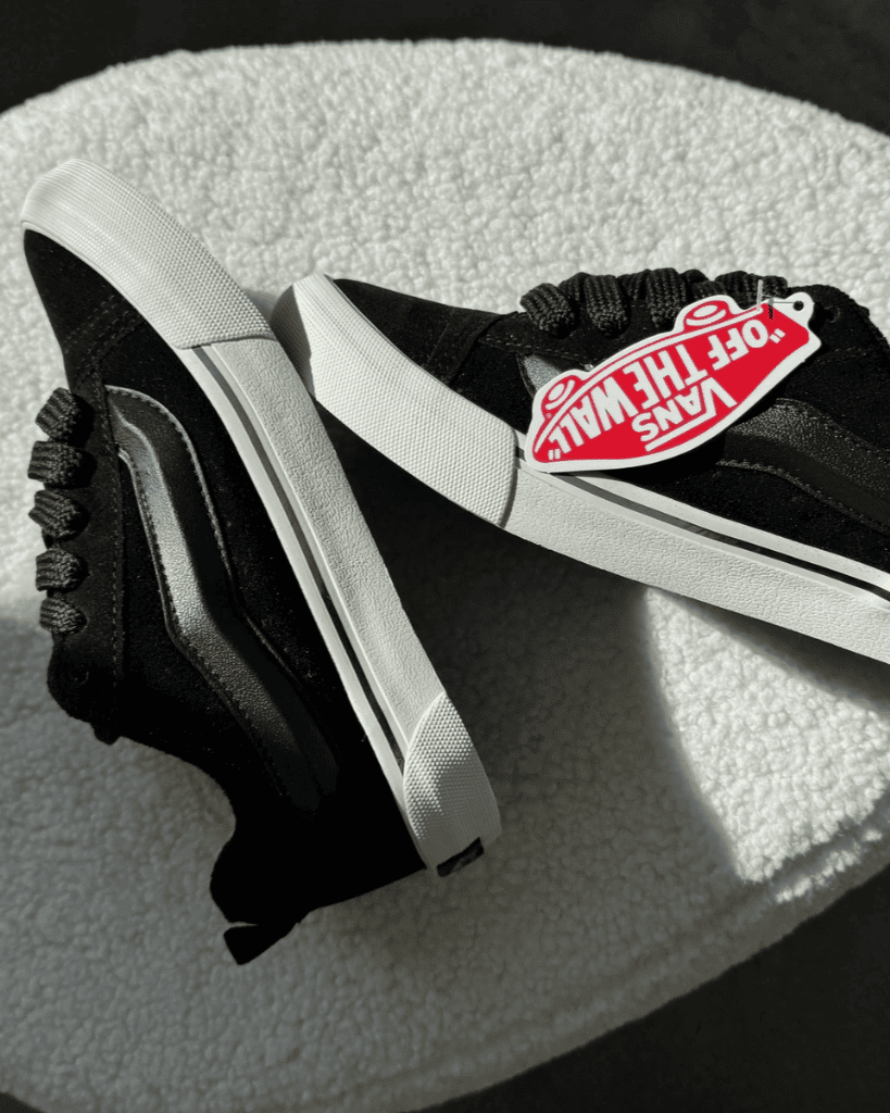 Tênis Vans Unissex com Cadarço Largo e Solado Waffle