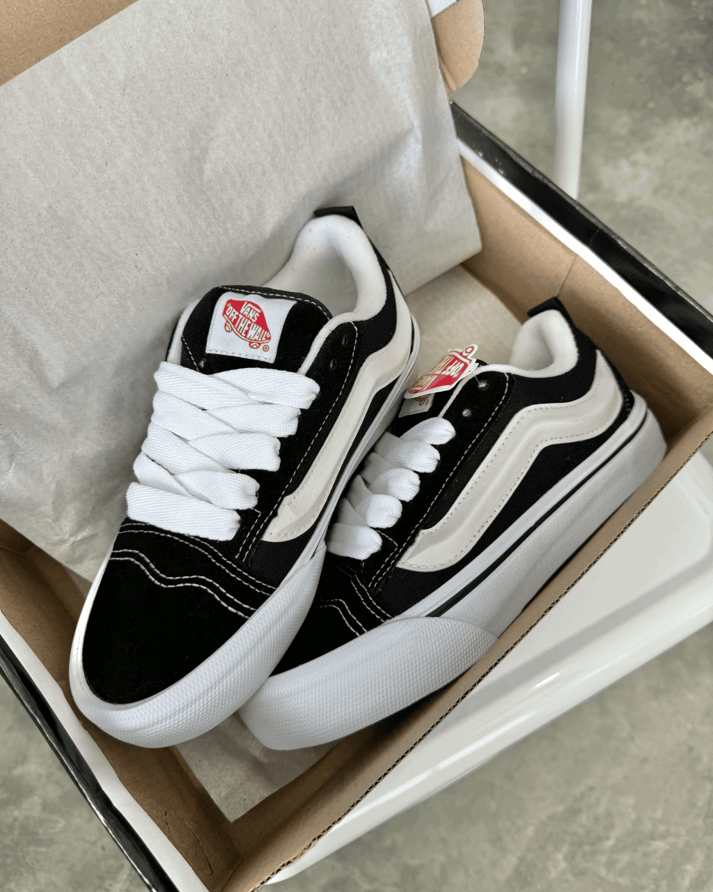 Tênis Vans Preto e Branco Skate Retrô