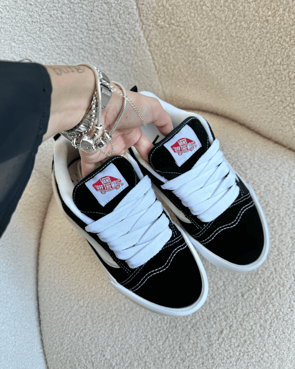 Tênis Vans Preto e Branco Skate Retrô